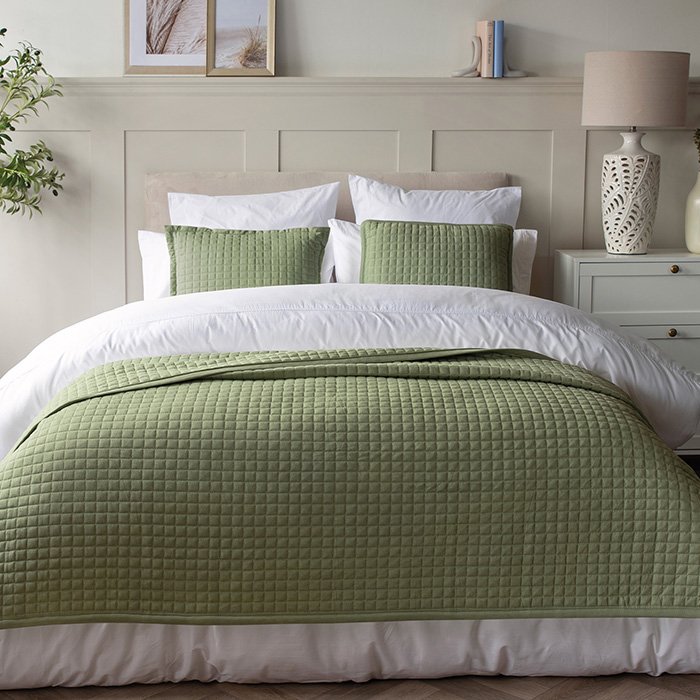 /images/pages/2862-Crompton Sage Throw 11.jpg